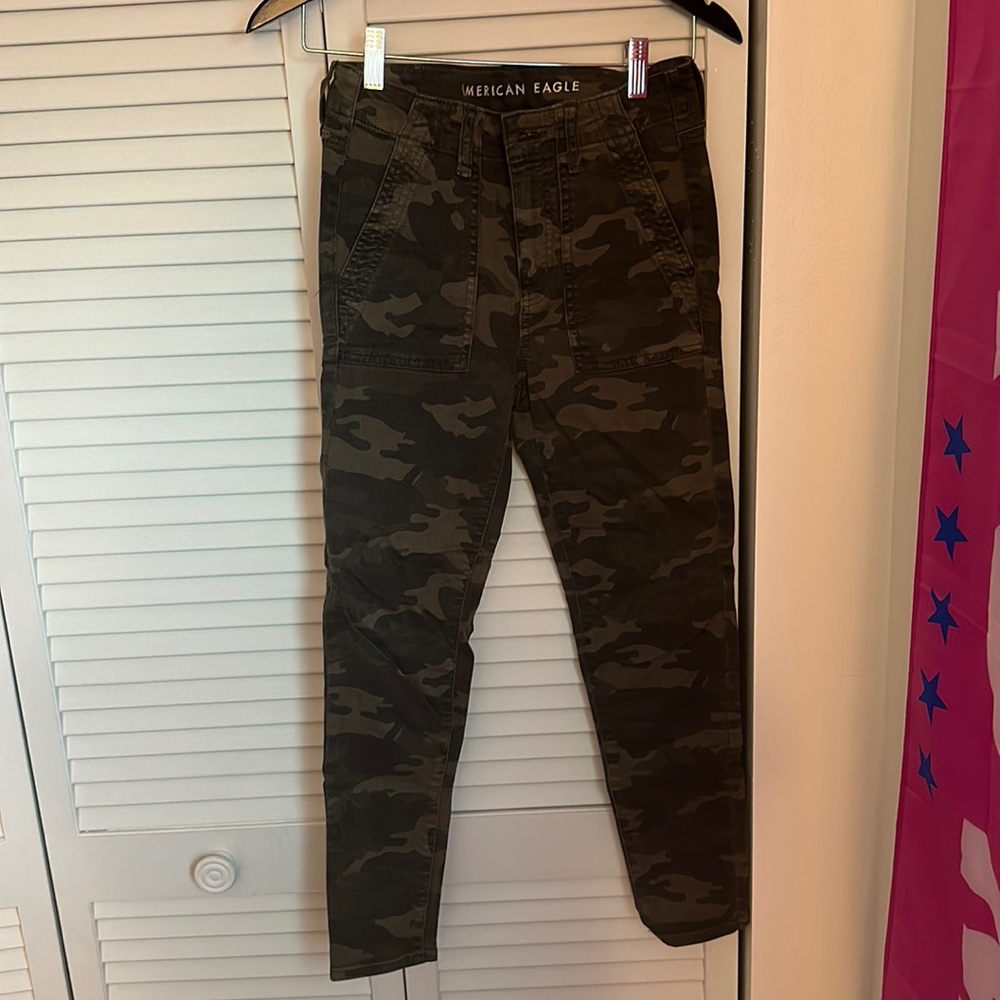 size 4 next level stretch camo american eagle jeans